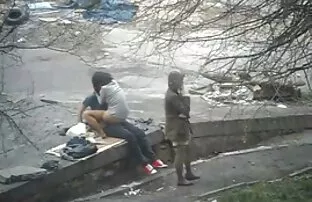 XXX Searing रूसी काले बाल वाली के साथ सेक्स की पिक्चर एक सुंदर आंकड़ा है एक चर्चा से एक नितंब में के बट