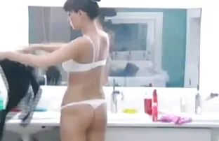 XXX यूक्रेन उत्प्रवासी हो जाता है टक्कर गूगल पर सेक्सी पिक्चर लगी है द्वारा एक भीड़ के अमेरिकी छात्रों