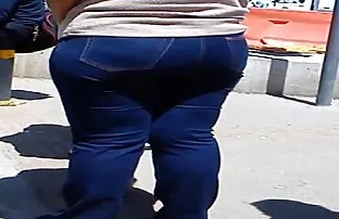 XXX युवा सुन्दर आदमी कैटरीना की पिक्चर सेक्सी फैला अपने काले बालों वाली टुकड़ा